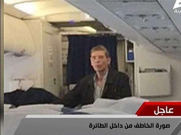EgyptAir hijacker remains on board with 5 crew members, 7 passengers 